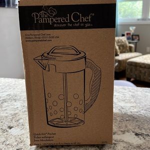Pampered Chef Quick-Stir Pitcher
